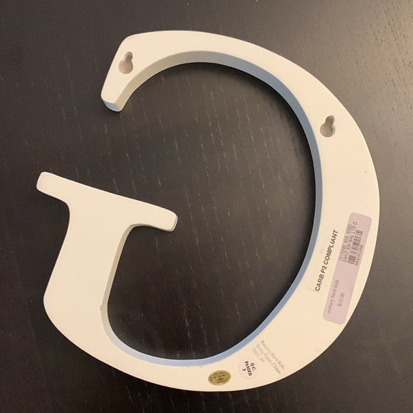 Pottery Barn White Wooden Letters G and E - Picture 3 of 5